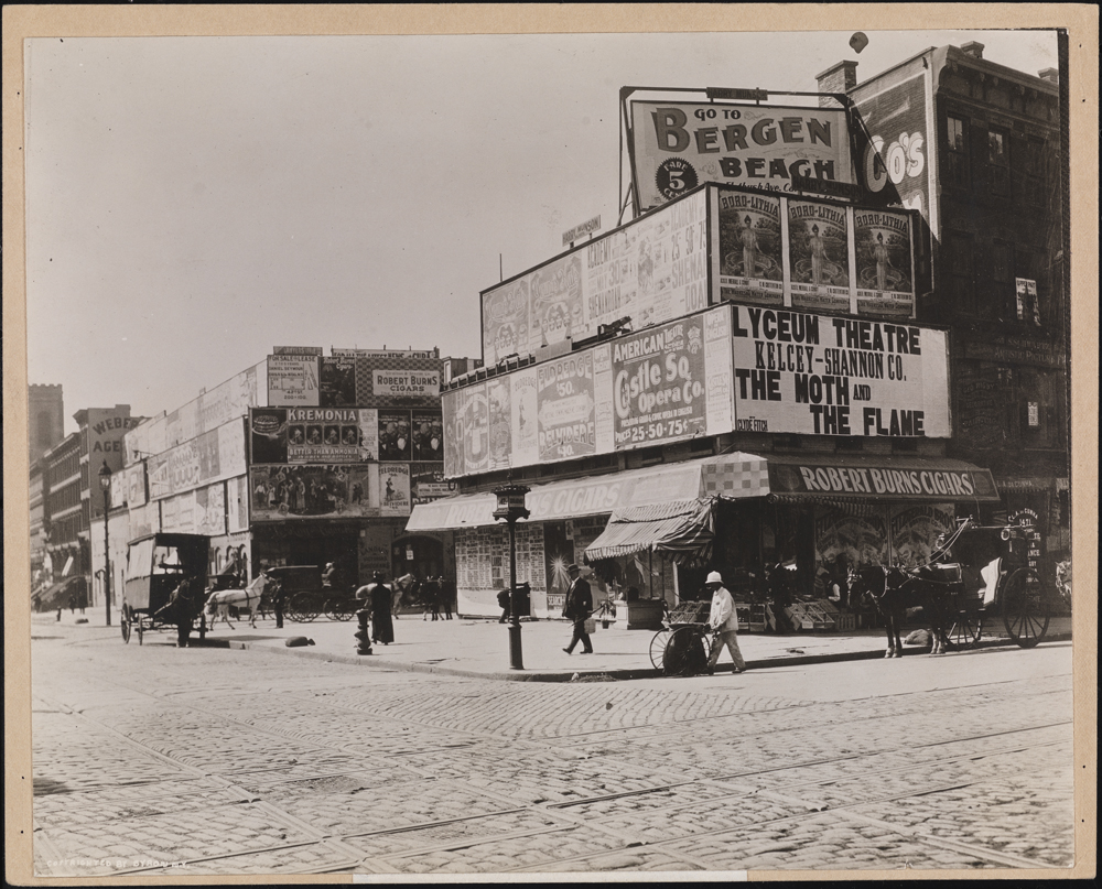 拜伦公司。 街景，百老汇和第42街，1898年。纽约市博物馆。 41.50.865