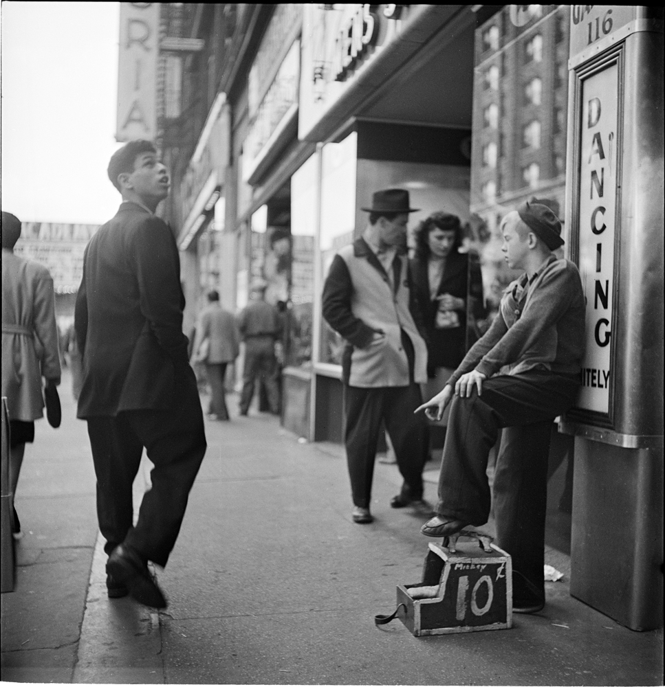 Stanley Kubrick (1928-1999). The Shoe Shine Boy, 1947. Museum of the City of New York. X2011.4.10368.281
