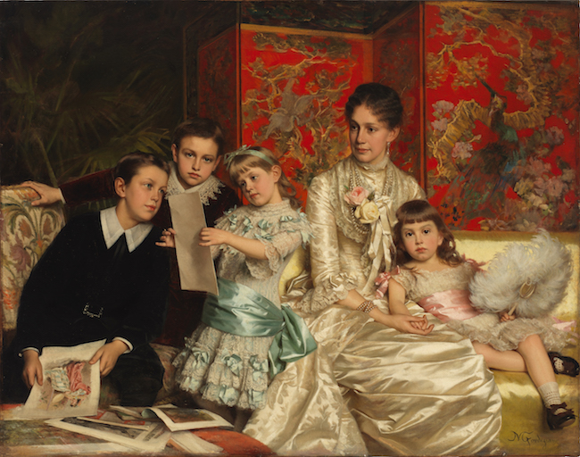 裕福な銀行家の妻と子供たちのこの肖像画は、子供たちがファッションプレートで遊んでいる間、スタイルと豪華さの家庭生活を描いています。