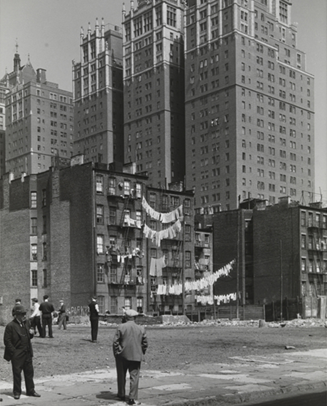 Samuel H. (Samuel Herman) Gottscho (1875-1971). Tudor City depuis la 39th Street. c. 1930-1933. Musée de la ville de New York. 39.20.24