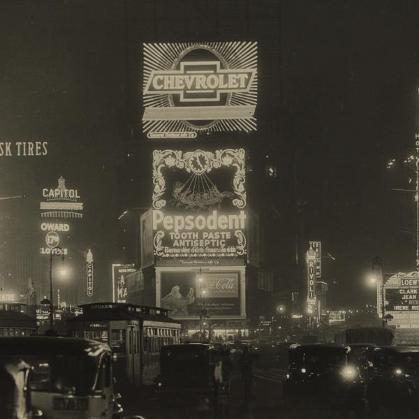descriptive writing of new york city at night