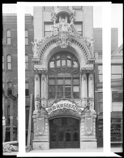 214 West 42nd Street. Nouveau théâtre d'Amsterdam, ca. 1900. Musée de la ville de New York, X2010.7.1.195