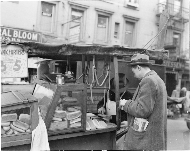 Andrew Herman, Federal Art Project (sd). Frankfurters, ca. 1935. Musée de la ville de New York. 43.131.7.18