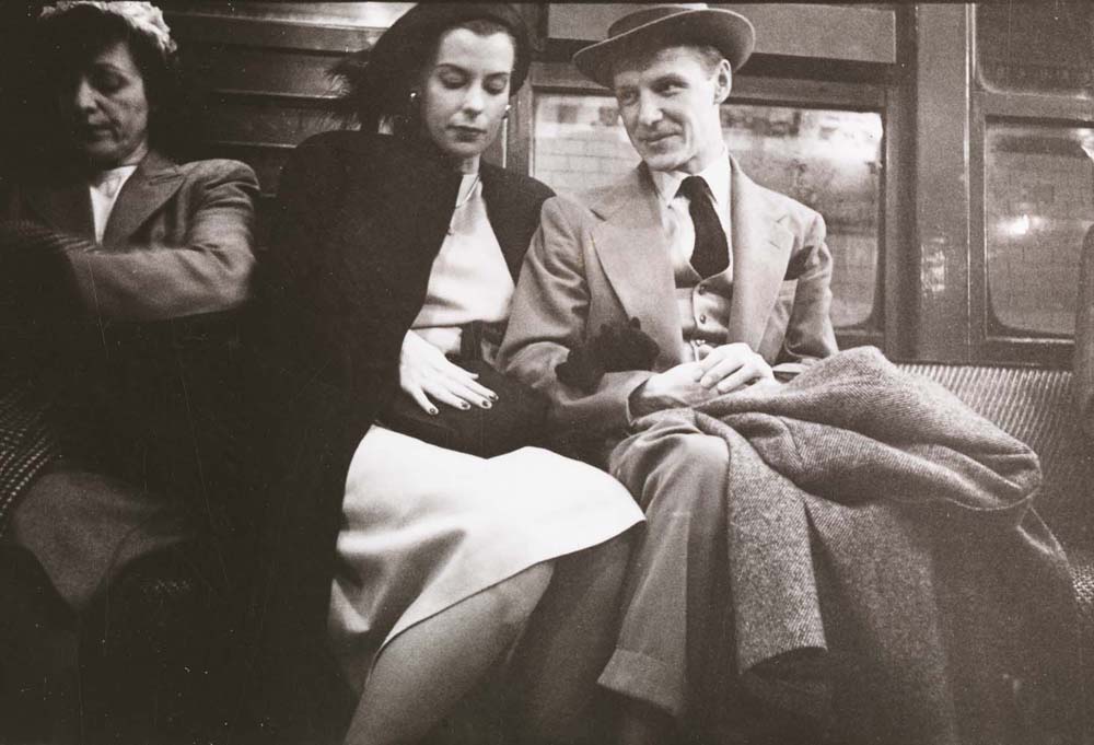 Stanley Kubrick. La vie et l'amour dans le métro de New York. Passagers dans une voiture de métro. 1946. Musée de la ville de New York. X2011.4.10292.26C