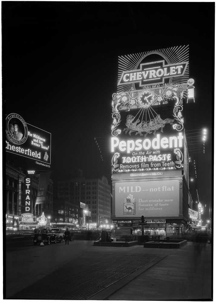 Samuel Herman Gottscho (1875-1971). Ciudad de Nueva York, Times Square. Cartel de Pepsodent, 9 de diciembre de 1930. Museo de la Ciudad de Nueva York. 88.1.1.1527