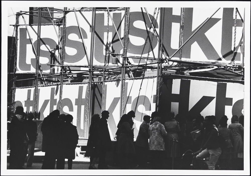 Andreas Feininger (1906-1999). Theatre Ticket Sale, Times Square, 1979. Museum of the City of New York. 90.40.27