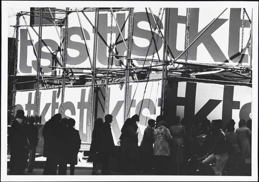 Andreas Feininger (1906-1999). Theatre Ticket Sale, Times Square, 1979. Museum of the City of New York. 90.40.27
