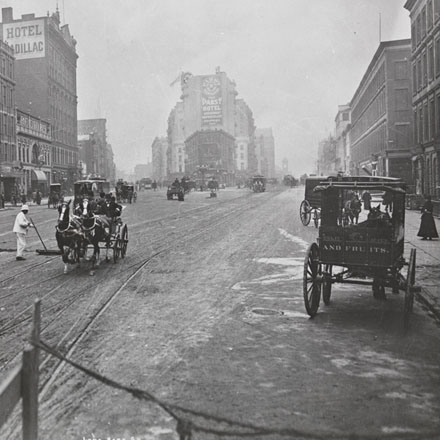 Byron Company. Longacre Square (ahora Times Square), Broadway y 42nd Street, 1900. Museo de la ciudad de Nueva York. 93.1.1.17932