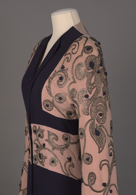 Evening coat in navy and pink cashmere wool crepe with gilt embroidery and applied navy silk cord