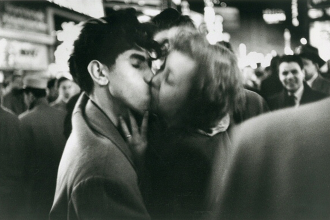 Dan Weiner (1919-1959). Nochevieja en Times Square, 1950-1951. Museo de la ciudad de Nueva York. 99.127.8