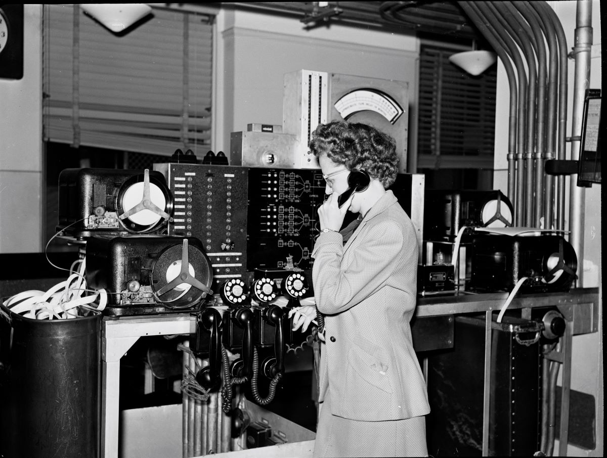 Woman speaking on the telephone