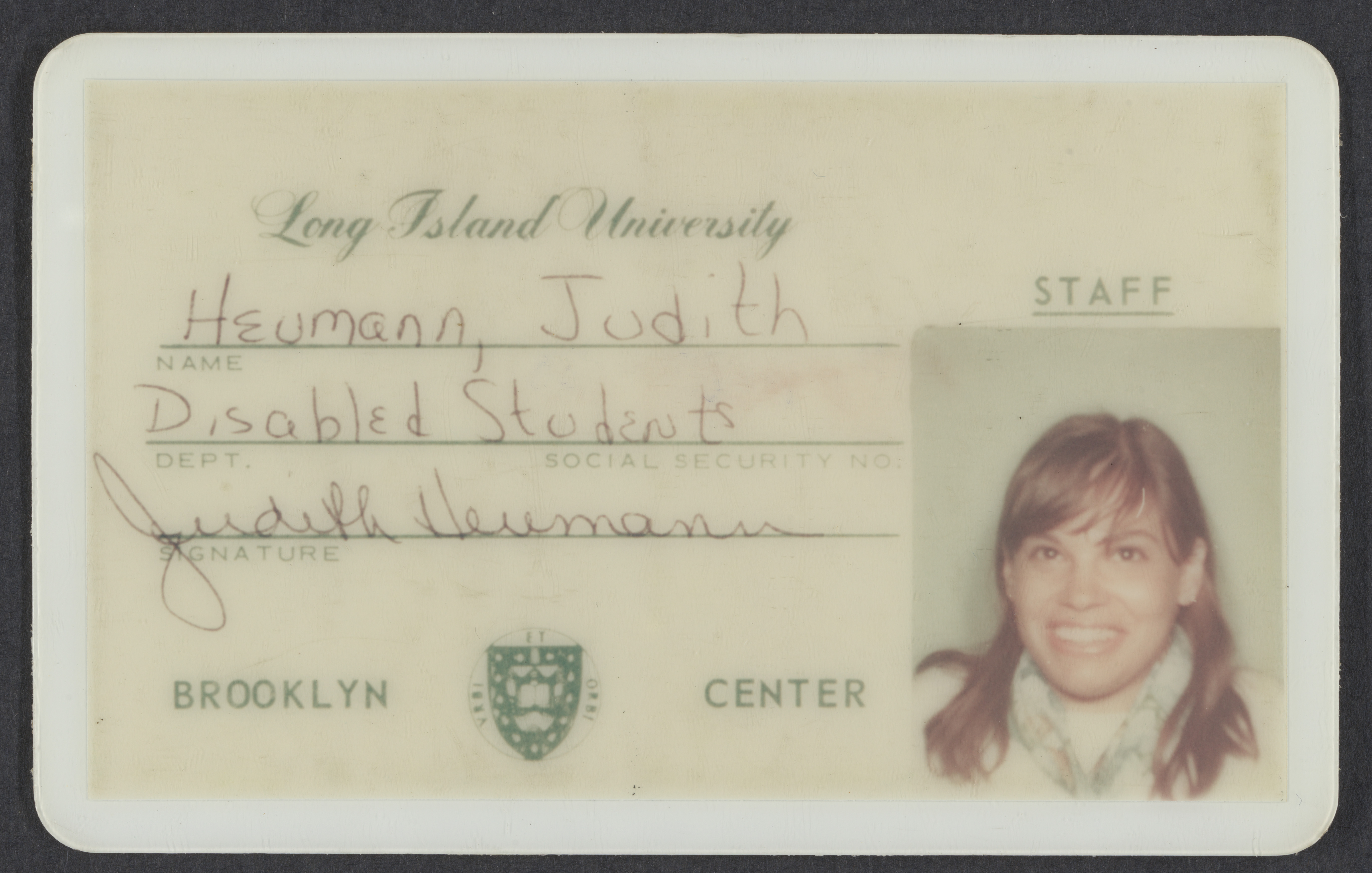 Carteira de identidade da Judy Heumann Long Island University.