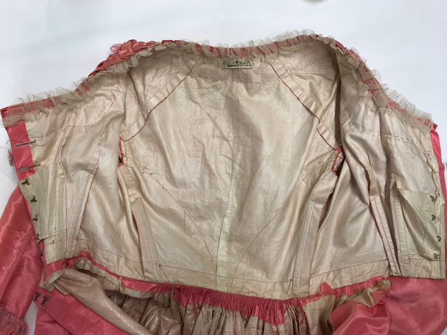 服を着る：金色の時代の午後のドレス| ニューヨーク市立博物館