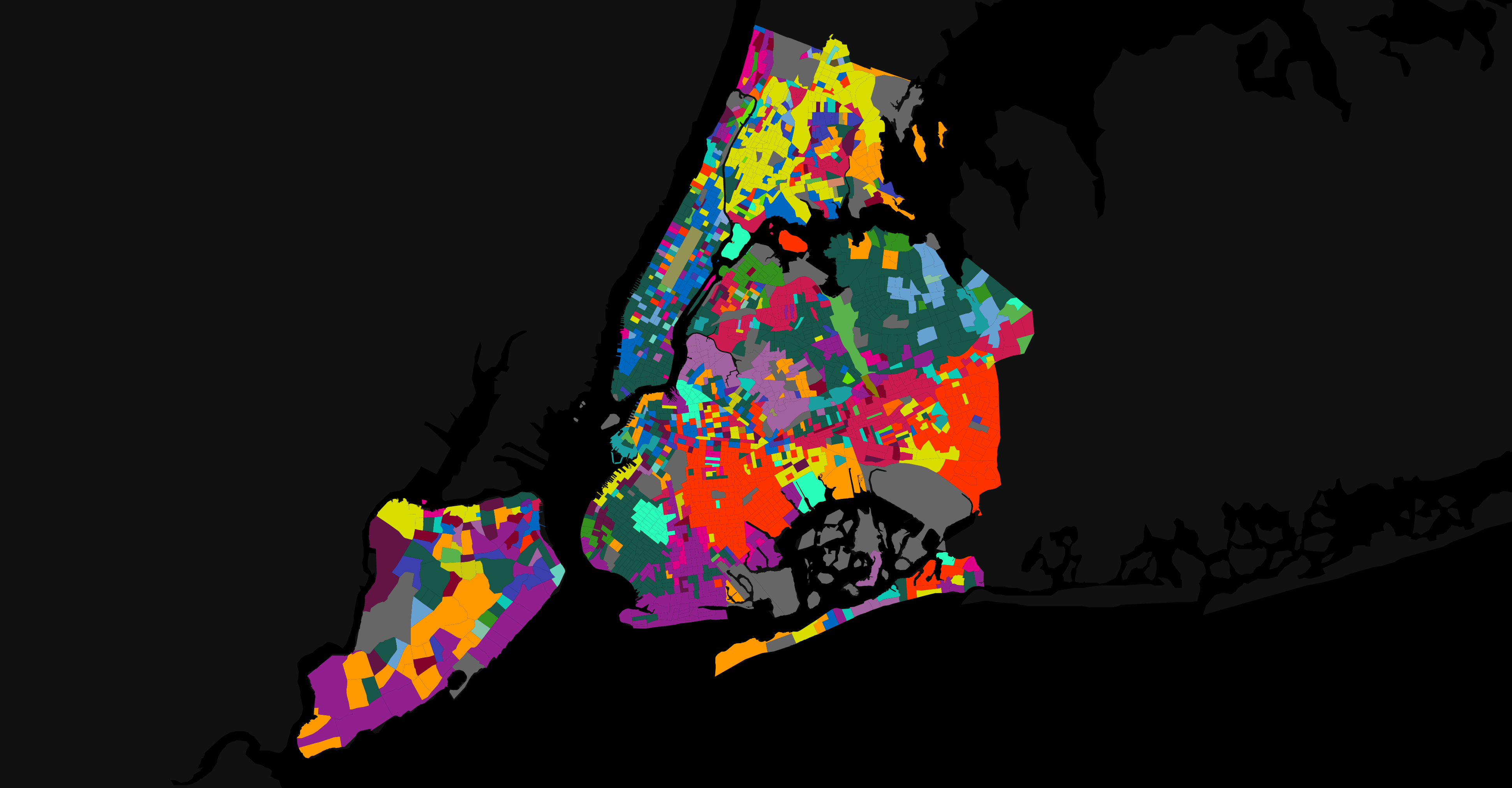 纽约市地图，包括外城区。 彩色部分标记每个位置使用的不同语言。