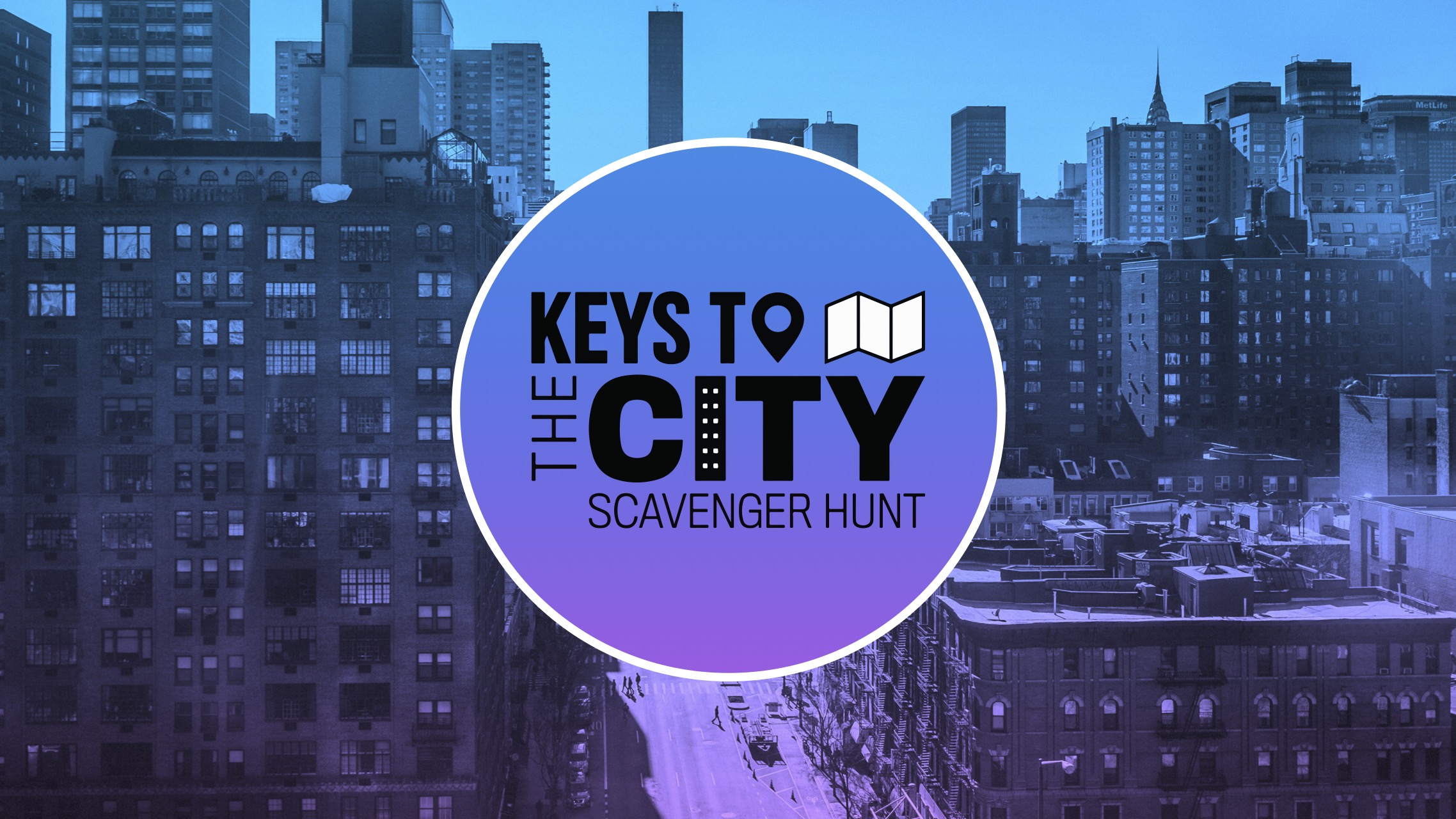 뉴욕시 건물의 그래픽 배경에는 "Key to the City"라는 텍스트가 있습니다.