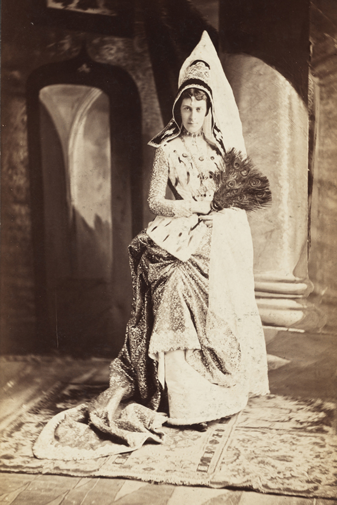 Mora (n. 1849). Senhorita Edith Fish (mais tarde Hon. Sra. Oliver Northcote). 1883. Museu da cidade de Nova York. 41.132.45.