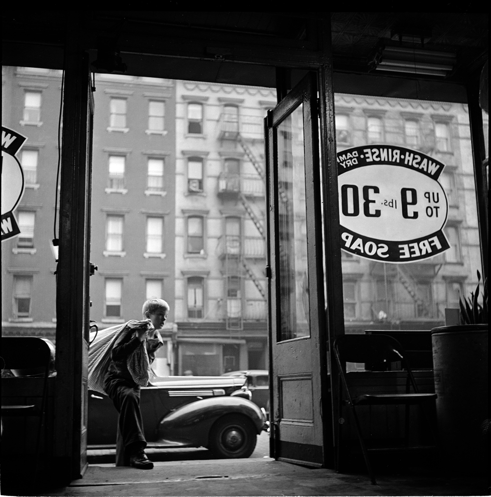 Stanley Kubrick (1928-1999). The Shoe Shine Boy, 1947. Musée de la ville de New York. X2011.4.10368.230