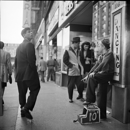 스탠리 큐브릭 (Stanley Kubrick, 1928-1999). 구두닦이 소년, 1947. 뉴욕시 박물관. X2011.4.10368.281
