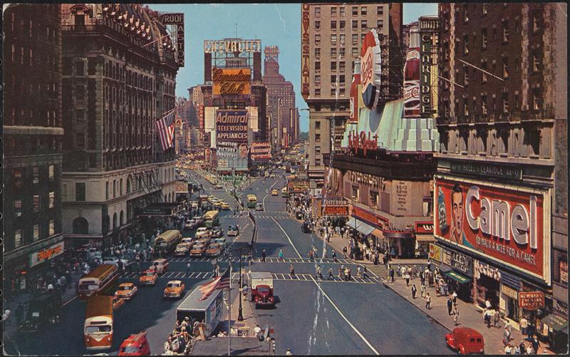 Vista ampla olhando para a rua da Times Square.
