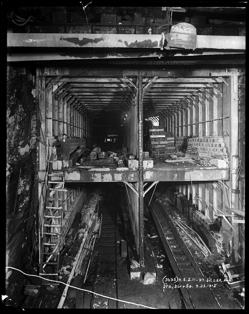 Pierre P. Pullis GW Pullis. Construção de túnel de metrô na Lexington Avenue e 97th Street. 1913. Museu da cidade de Nova York. 2000.52.51.