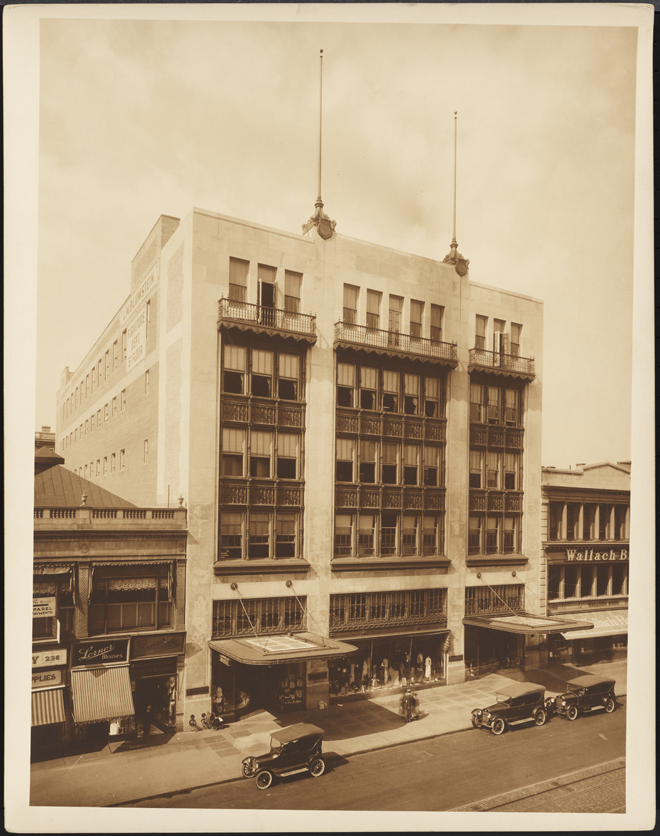 Wurts Bros. (Nova York, NY). 125th rua ocidental. LM Blumstein Store, ca. 1923. Museu da cidade de Nova York, X2010.7.2.21589.