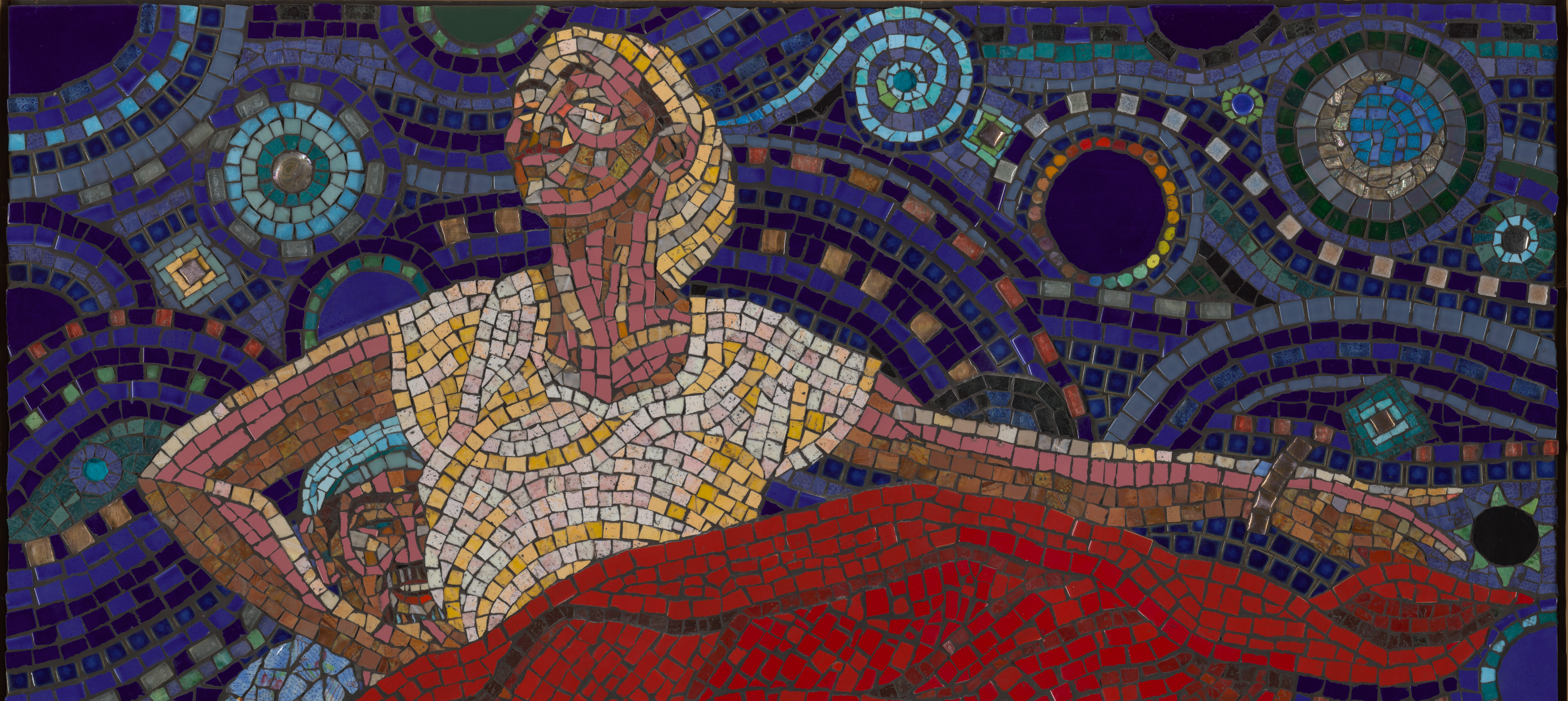 Un mosaico de una mujer con falda roja.