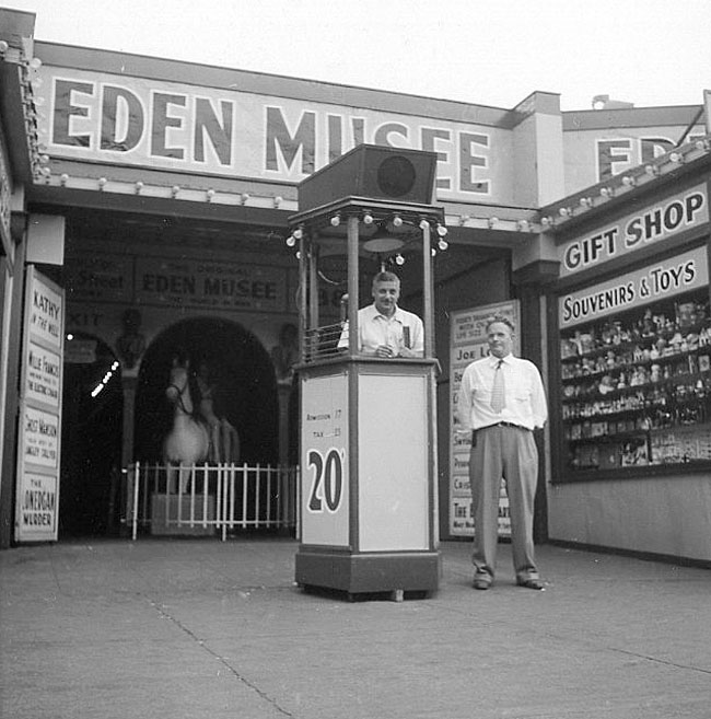 Une image de l'entrée de l'Eden Musee