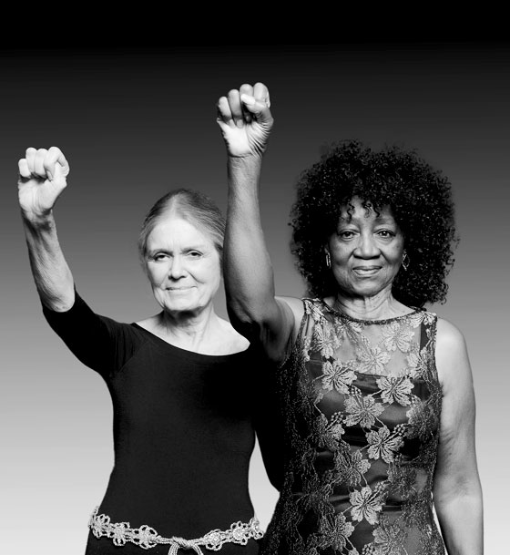 Una imagen de Gloria Steinem y Dorothy Pitman Hughes
