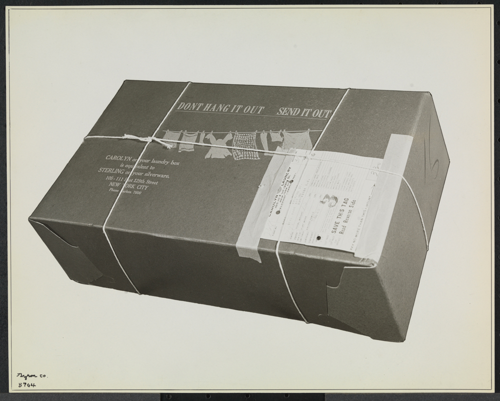 Byron Company (New York, NY) Carolyn Laundry, 111 East 128th St., Interior, Box of Laundry. 1929. Musée de la ville de New York. 93.1.1.6828