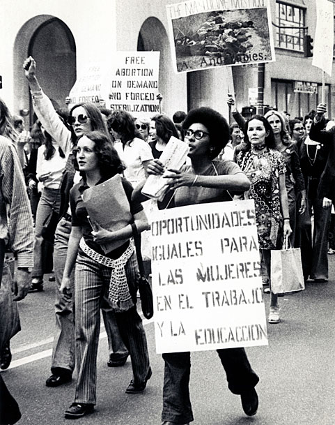 Mulheres em greve pelo Dia da Igualdade