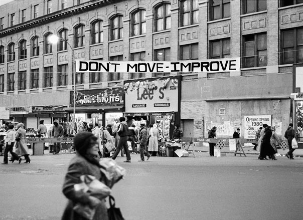 Ne bougez pas, améliorez / Westchester Avenue à la troisième avenue dans le hub, le Bronx