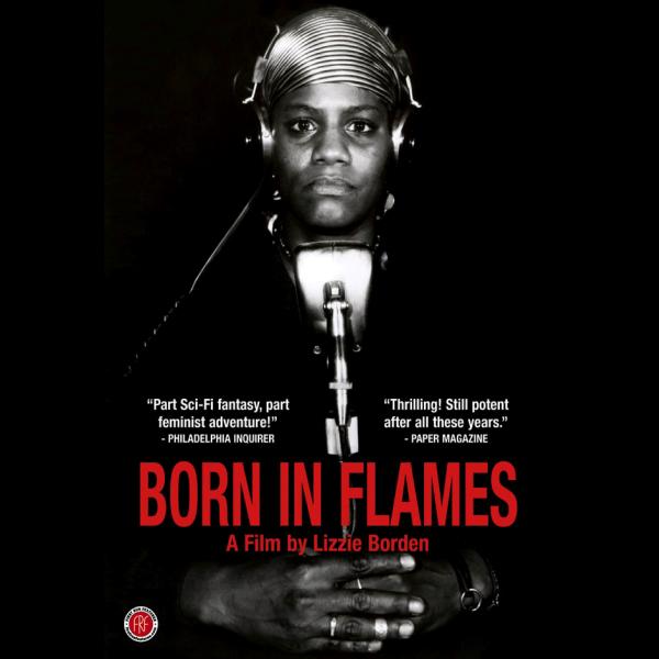 Afiche de la película "Nacido en llamas". Una mujer mira a la cámara con las manos cruzadas.