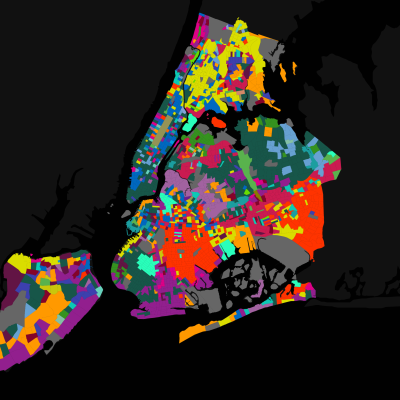 Mapa de la ciudad de Nueva York, incluidos los distritos exteriores. Las secciones coloreadas marcan diferentes idiomas hablados en cada ubicación.