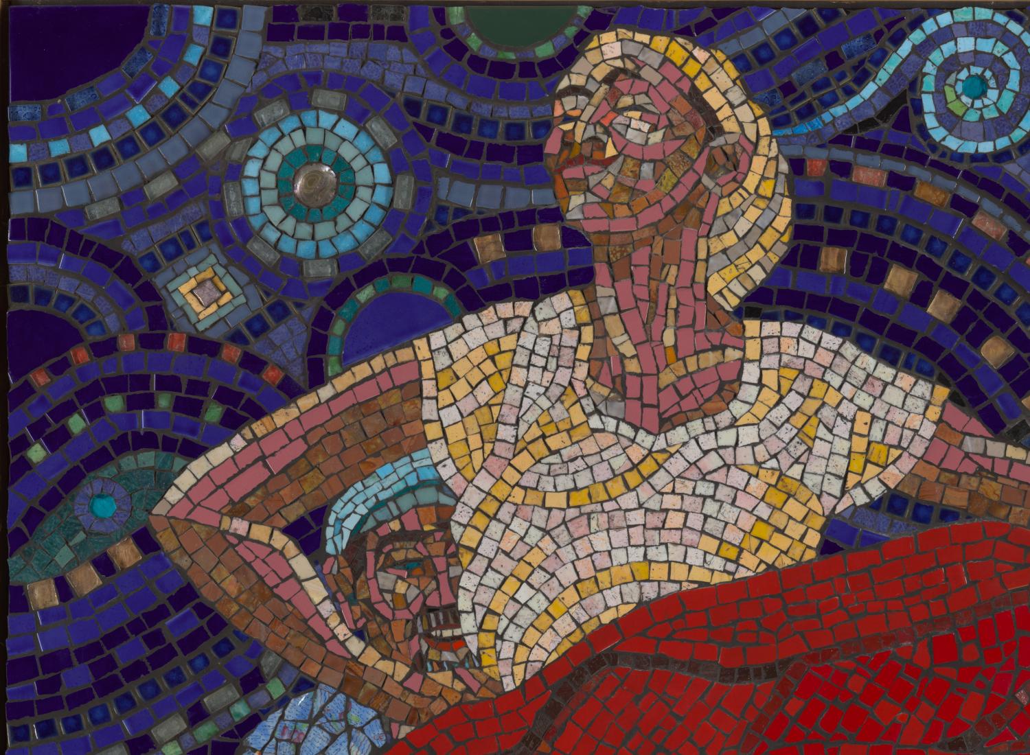 Une mosaïque représentant une femme avec une jupe rouge.