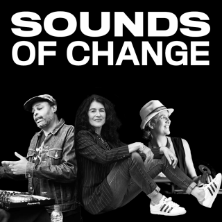 「Sounds of Change」という太字のテキストと、DJ Misbehaviour、Operator Emz、Janette Beckman のコラージュを含む白黒画像