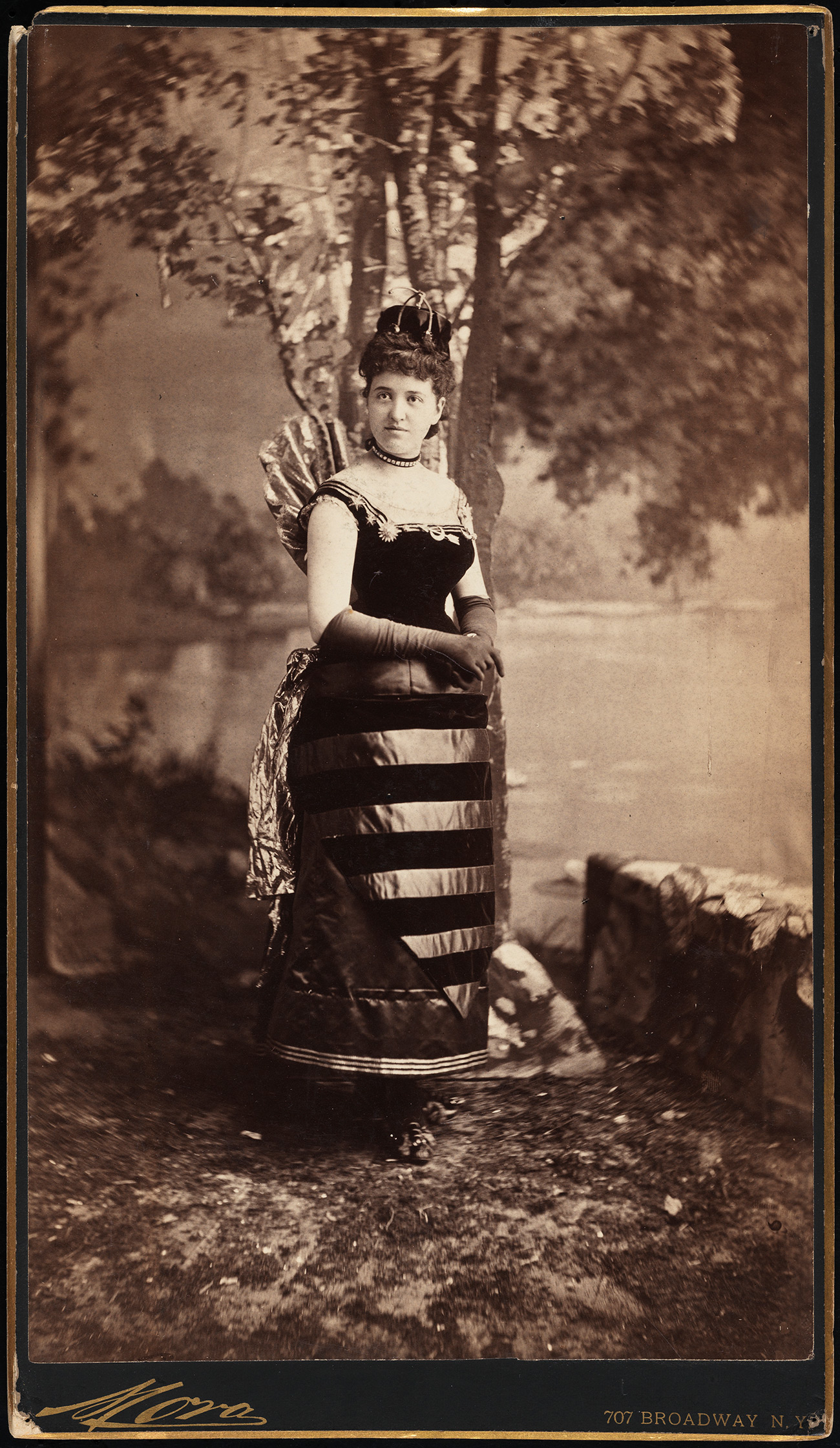 Mora (n. 1849). Sra. William Seward Webb (neé Lila O. Vanderbilt).