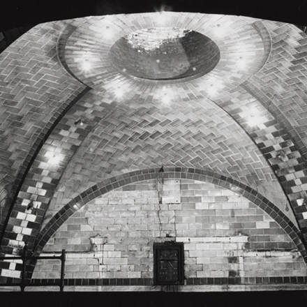 エド・スピロ。 市役所駅のブースエリアを変更します。 1972.ニューヨーク市立博物館。 X2010.11.13576。