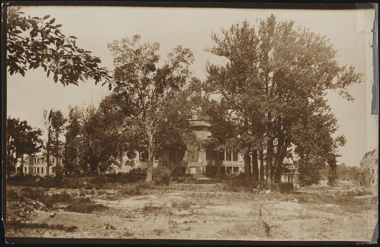 Wurts Bros. (Nova Iorque, NY). Avenida do convento e 143rd Street. Hamilton Grange e treze árvores originais. ca. 1912. Museu da cidade de Nova York. X2010.7.2.16197